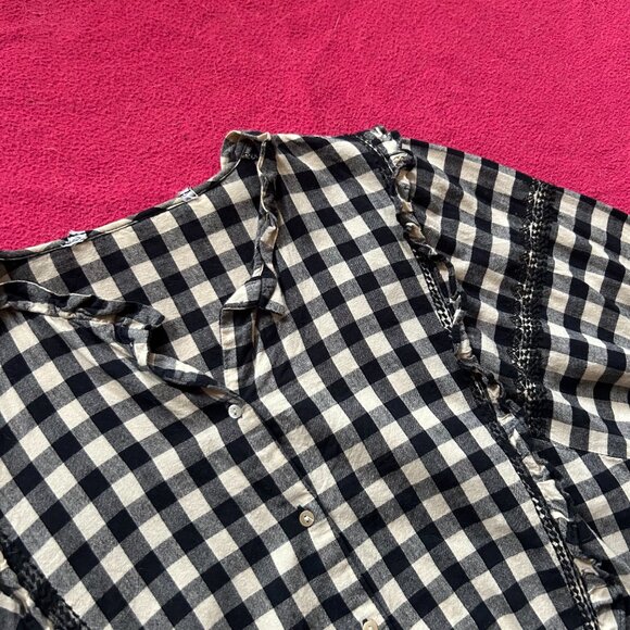 Checkered Ruffle Button Down Shirt - Picture 4 of 6